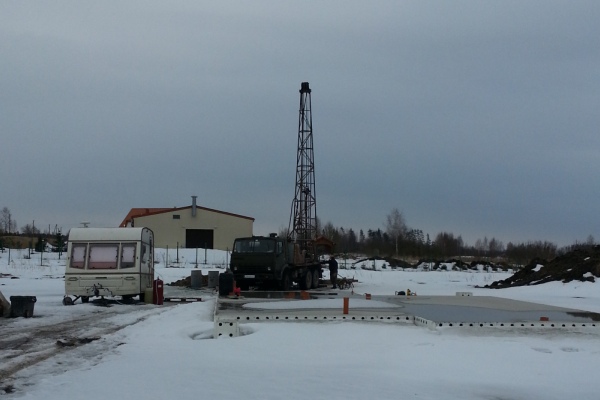 Artēzisko aku urbšana