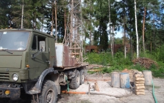 Ūdens no artēzīskās dziļumakas