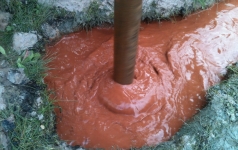 Dziļurbuma aku urbšana